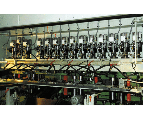 Elemento de sujeción giratorio a tracción 5.2640 en una prensa escalonada Elemento de sujeción giratorio a tracción 5.2640 en una prensa escalonada